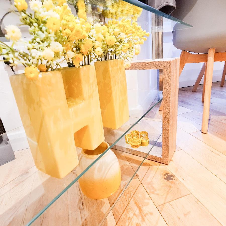 Apartment Modern 4 Bedroom Flat Near Station *