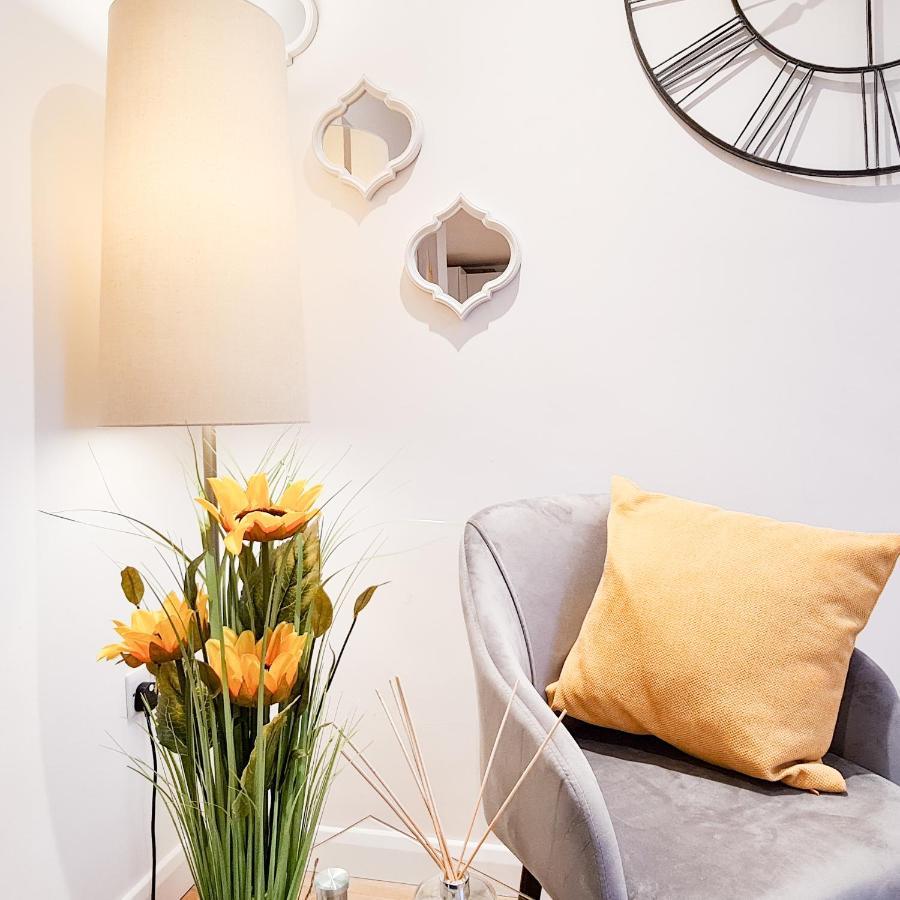 Modern 4 Bedroom Flat Near Station Brighton