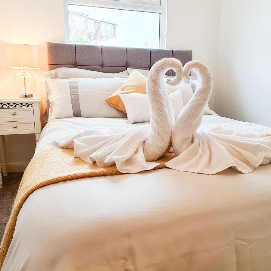 Modern 4 Bedroom Flat Near Station Apartment *