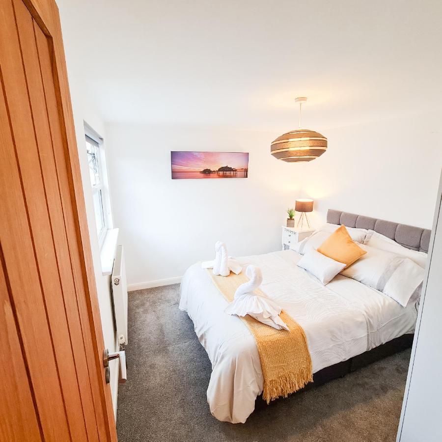 Modern 4 Bedroom Flat Near Station Apartment Brighton