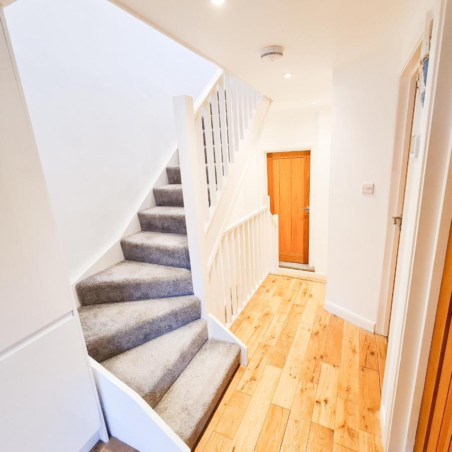 Modern 4 Bedroom Flat Near Station Apartment Brighton