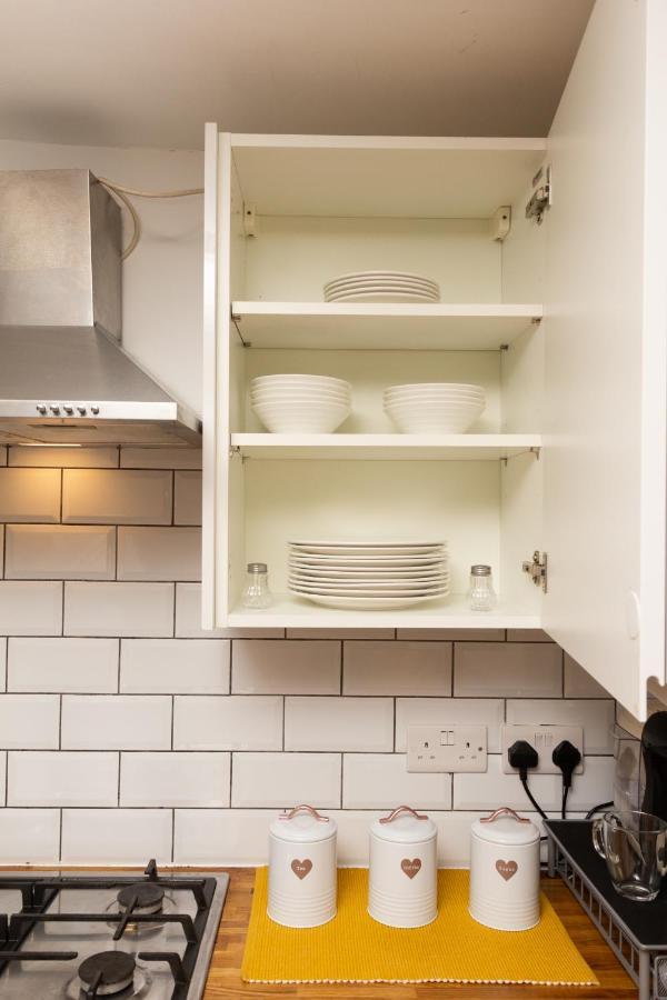 Modern 4 Bedroom Flat Near Station Brighton