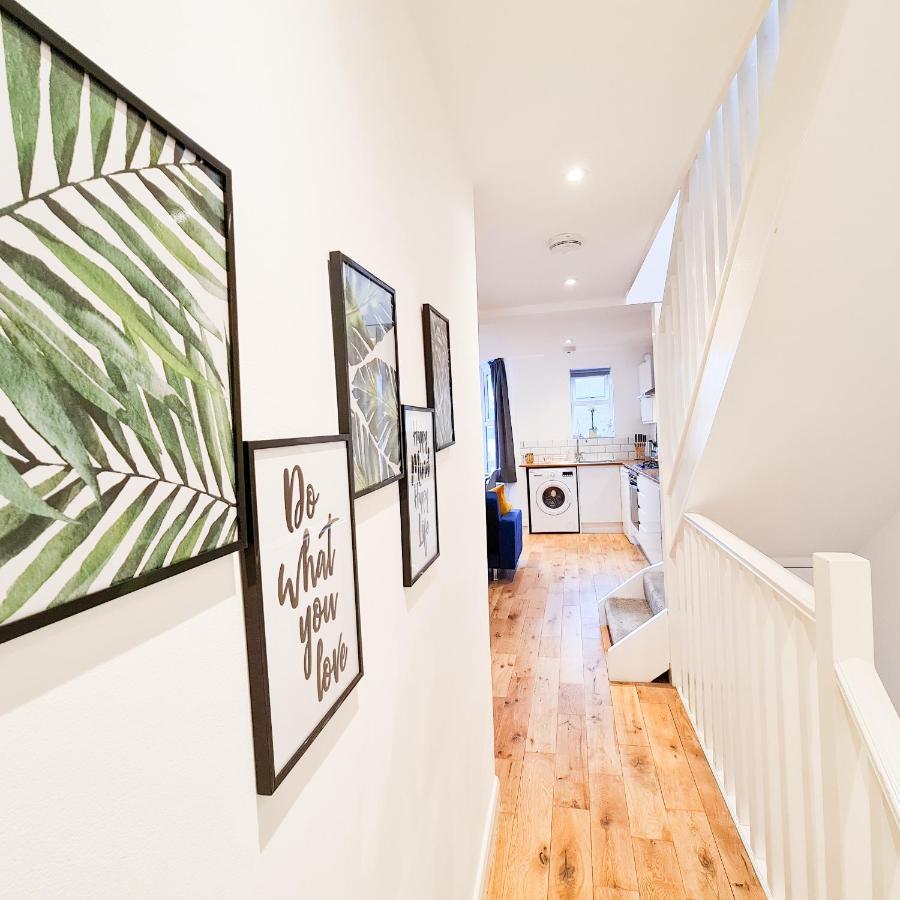 Modern 4 Bedroom Flat Near Station *