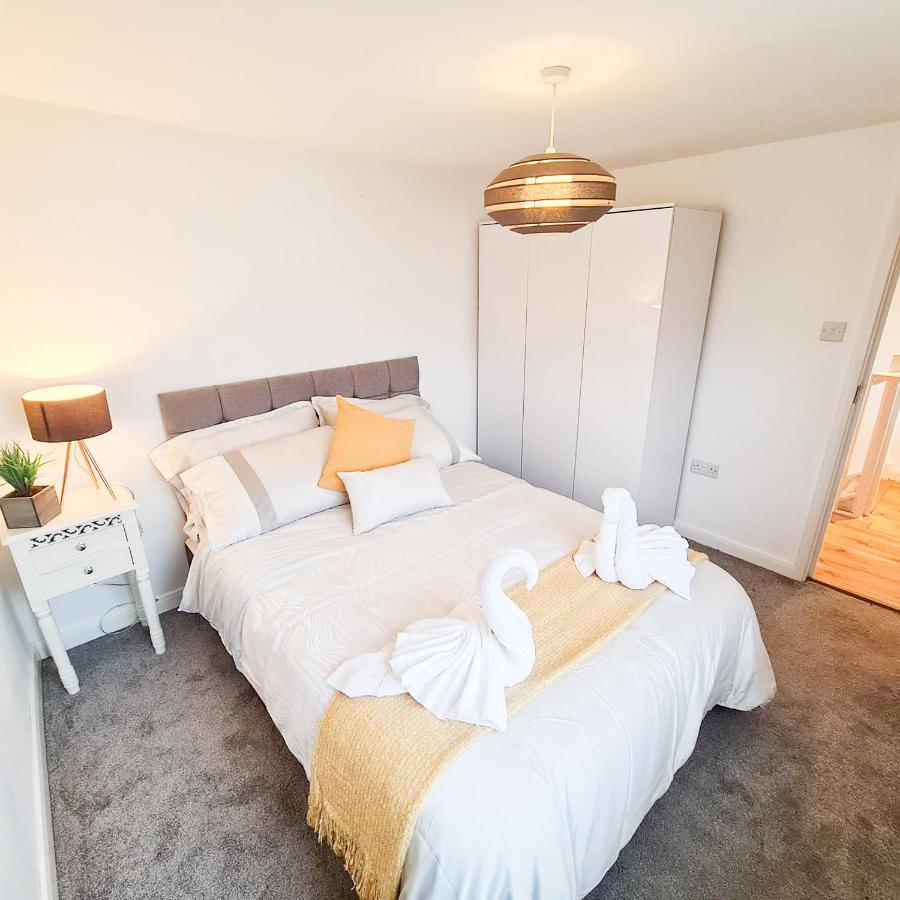 Modern 4 Bedroom Flat Near Station Apartment Brighton
