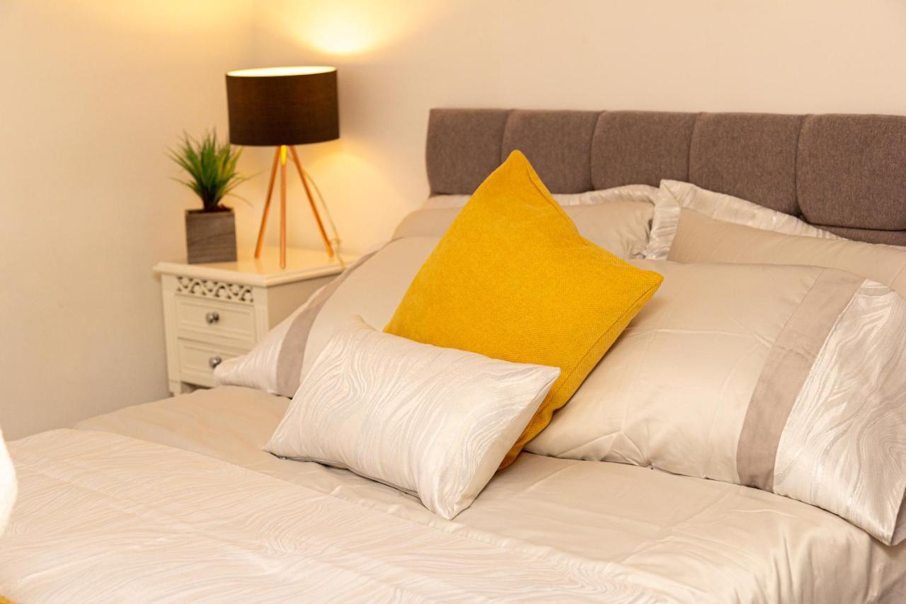Apartment Modern 4 Bedroom Flat Near Station *