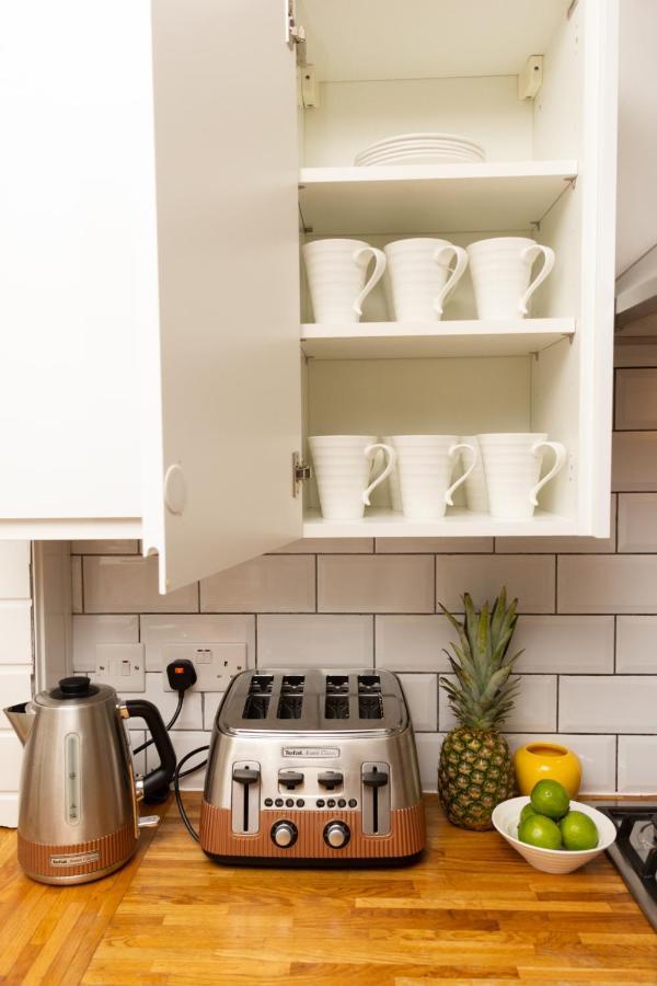 Modern 4 Bedroom Flat Near Station Brighton