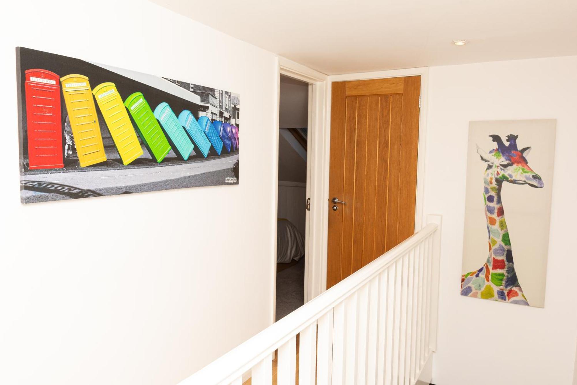 Modern 4 Bedroom Flat Near Station